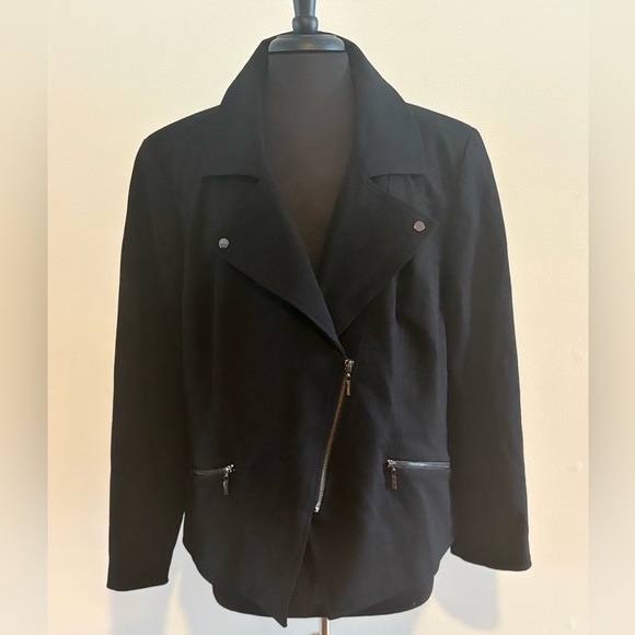 Kasper Jackets & Blazers - Kasper Women’s Black Blazer with Zipper Accents 22W